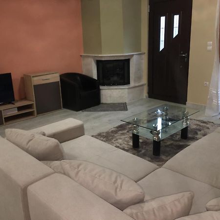 Αρχοντικό Κίρφυς Aparthotel Desfina Εξωτερικό φωτογραφία