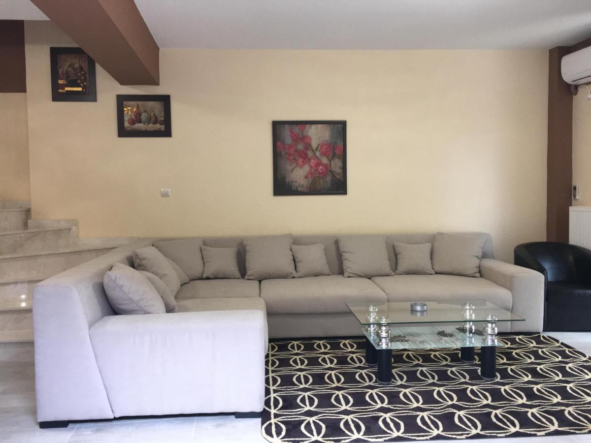Αρχοντικό Κίρφυς Aparthotel Desfina Εξωτερικό φωτογραφία