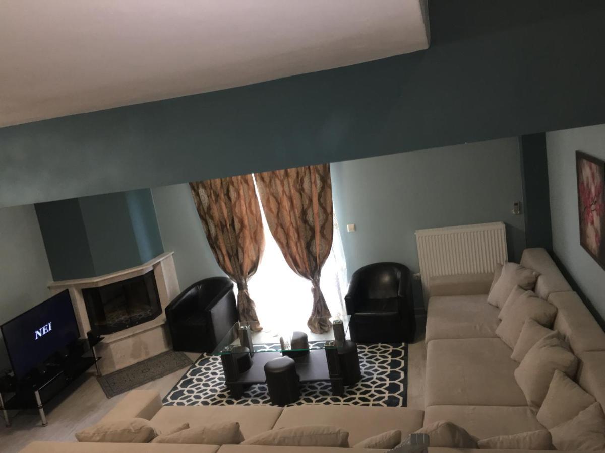 Αρχοντικό Κίρφυς Aparthotel Desfina Εξωτερικό φωτογραφία
