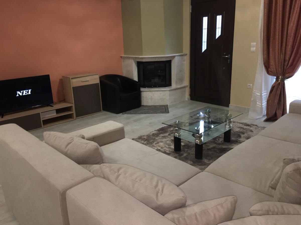 Αρχοντικό Κίρφυς Aparthotel Desfina Εξωτερικό φωτογραφία