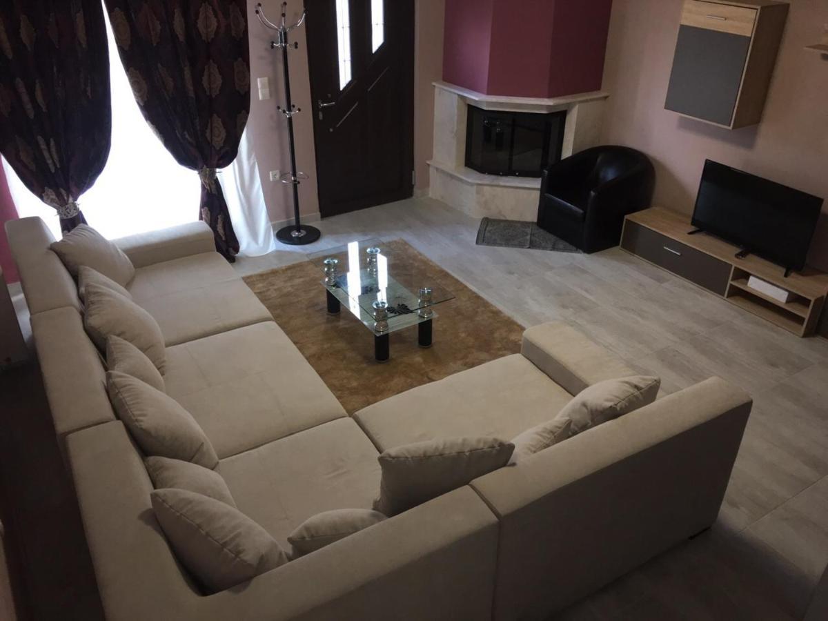Αρχοντικό Κίρφυς Aparthotel Desfina Εξωτερικό φωτογραφία