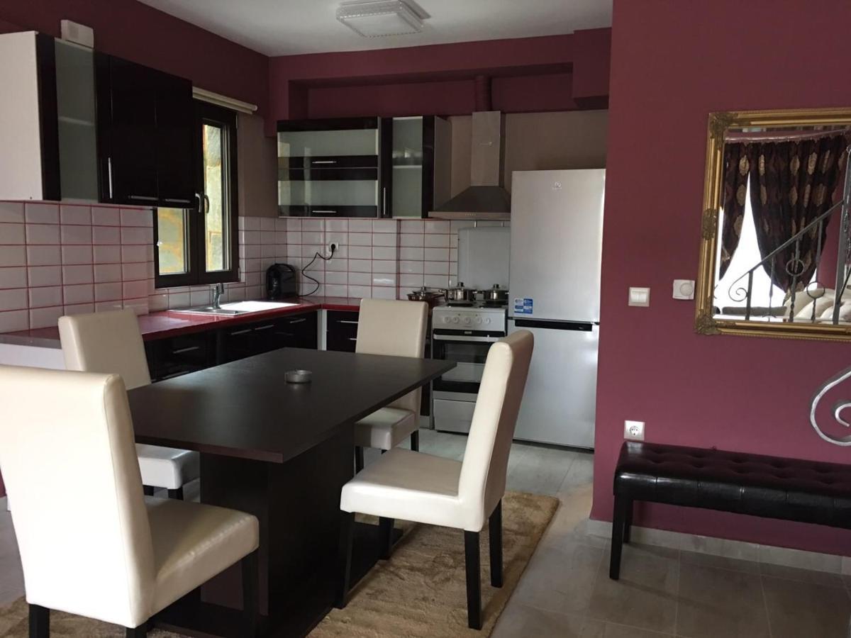Αρχοντικό Κίρφυς Aparthotel Desfina Εξωτερικό φωτογραφία