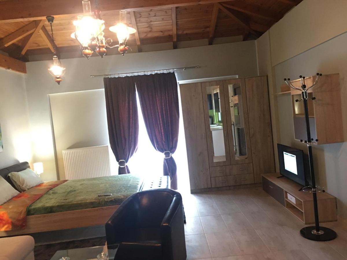Αρχοντικό Κίρφυς Aparthotel Desfina Εξωτερικό φωτογραφία