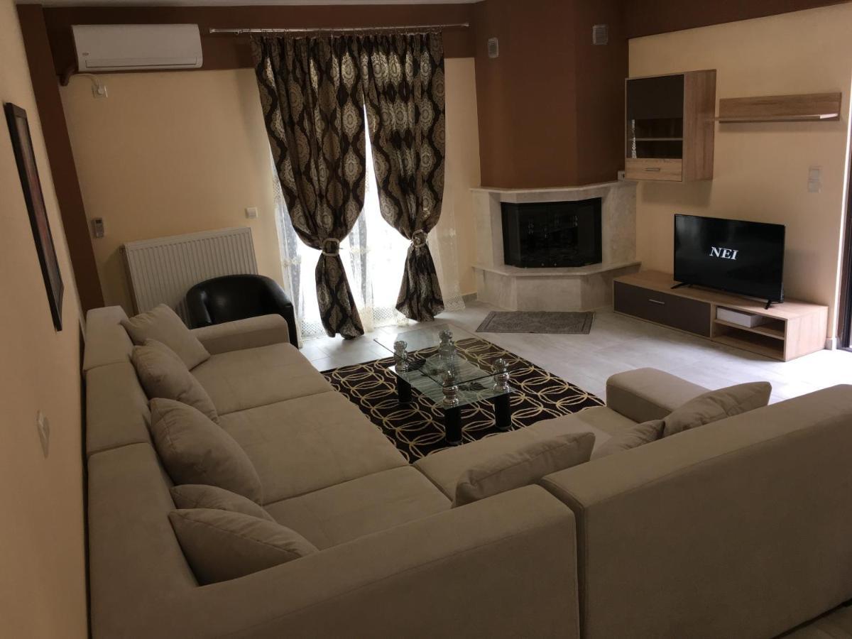 Αρχοντικό Κίρφυς Aparthotel Desfina Εξωτερικό φωτογραφία