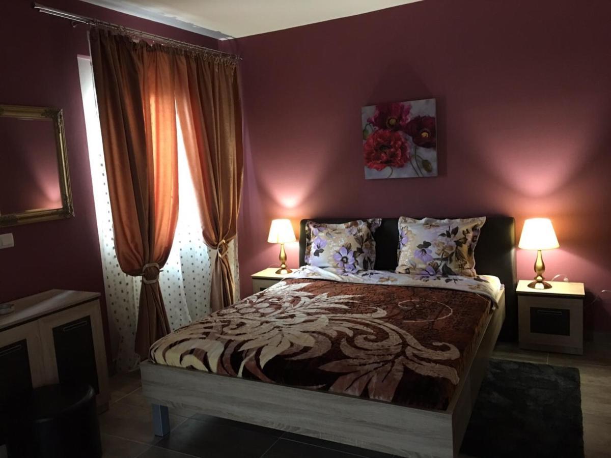 Αρχοντικό Κίρφυς Aparthotel Desfina Εξωτερικό φωτογραφία